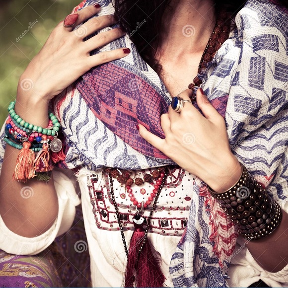 Meet your Posher, Loni - Picture 2 of 4